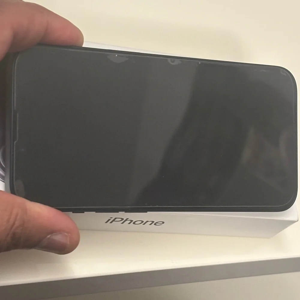 Apple iPhone 14 bundle